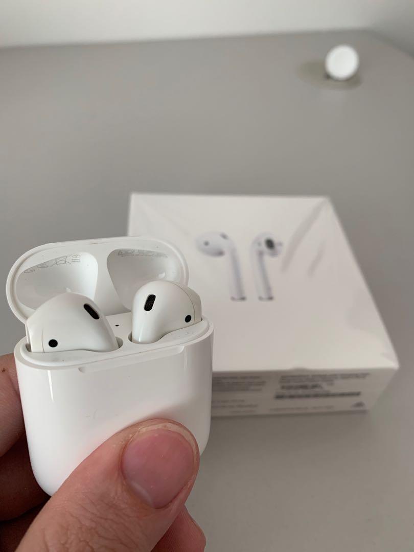 Used Apple Airpods 2 with Charging Case 