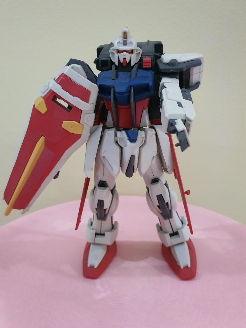 Assorted Gundam figures (Category: Gundam Model Kits) located in Singapore. Submitted by kurohami (Listing ID 1151485984, Image 1). Description: Big figure 17cm tall while the other 3 are 12cm tall. Big one at $25. Small one at $15. Collect at Tampines East MRT..