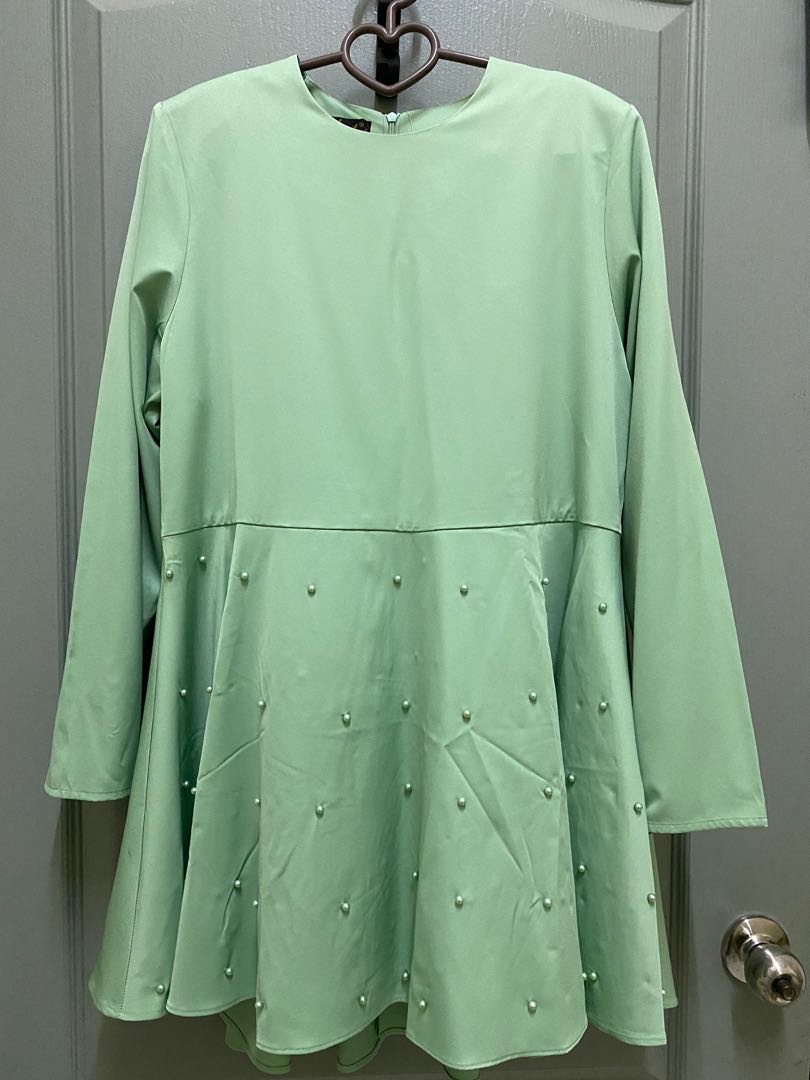 Baju raya hijau pastel on Carousell