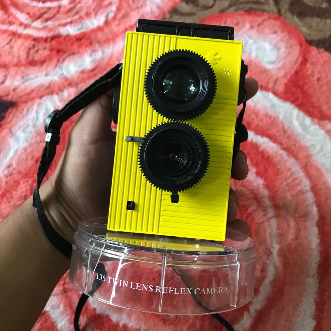 (NEGO)BLACKBIRD, FLY twin lens reflex camera, Photography on Carousell