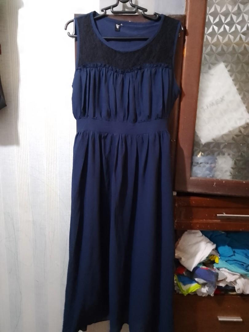 Blue chiffon dress (Category: Dresses) located in Caloocan City. Submitted by nerisaa (Listing ID 1151420933, Image 1). Description: Blue dress.