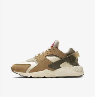 Huarache Supreme Nike, Women's Fashion, Footwear, Sneakers on Carousell