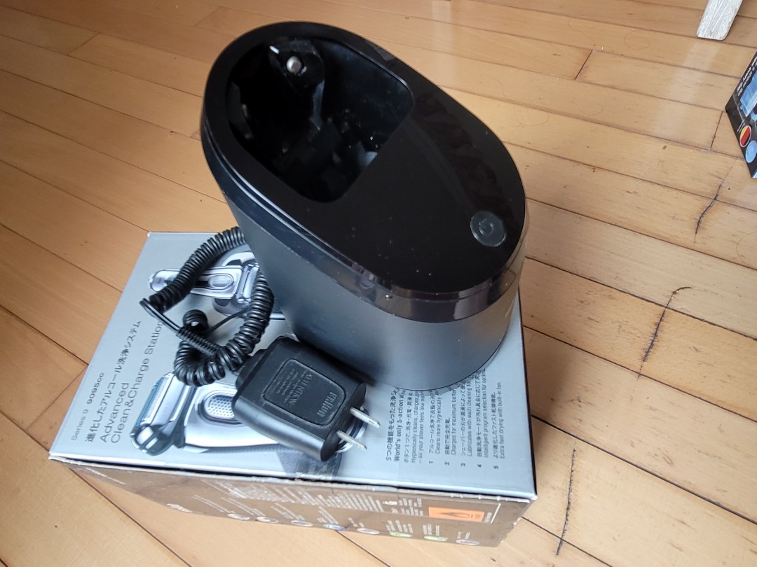 Braun Series 9 Cleaning Station, 傢俬＆家居, 浴室、廚房用品配件 Carousell