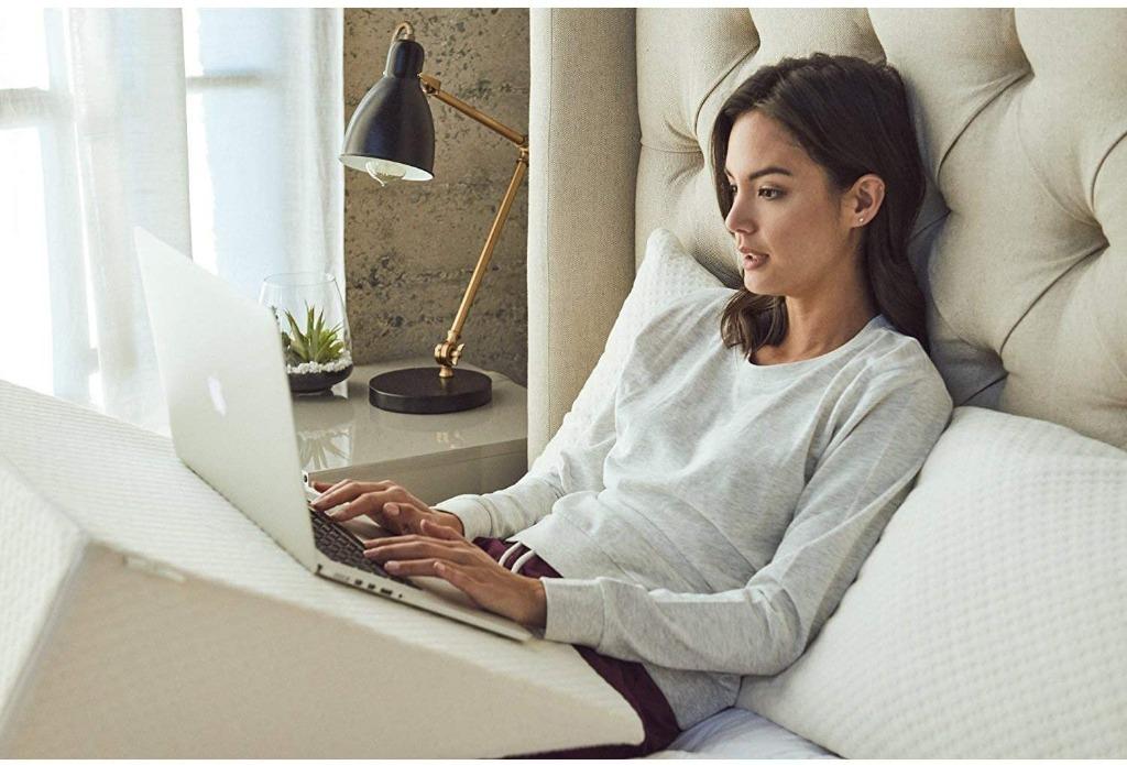 Brentwood Home Zuma Therapeutic Foam Bed Wedge Pillow, Beige, 7Inch