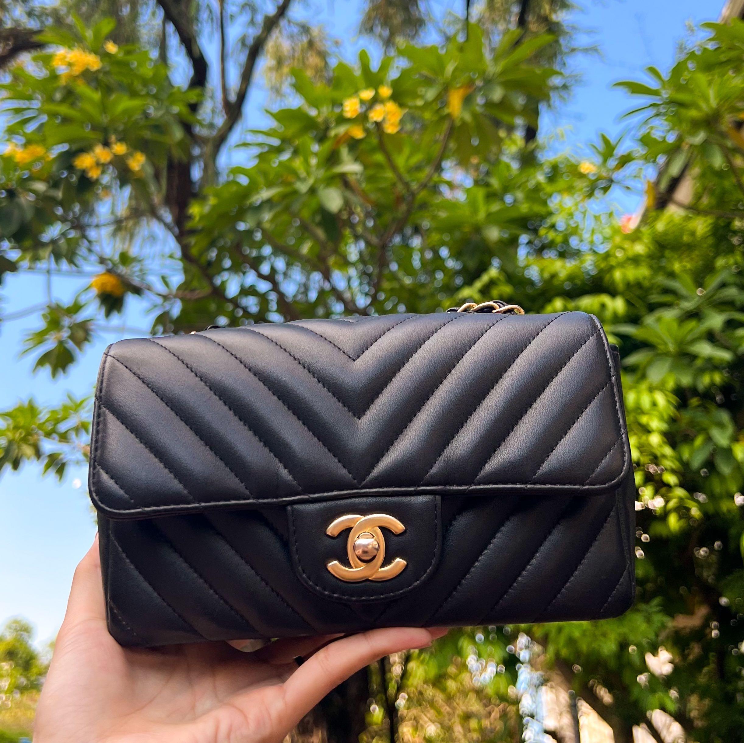 ✖️SOLD✖️ Chanel Mini Rectangle in Black Chevron Quilted