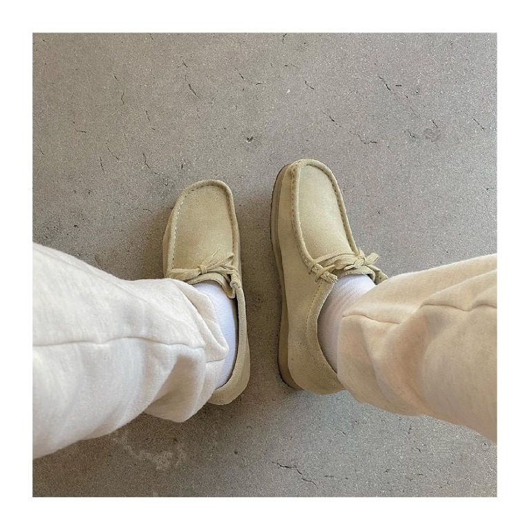 Clarks wallabee low maple hot sale