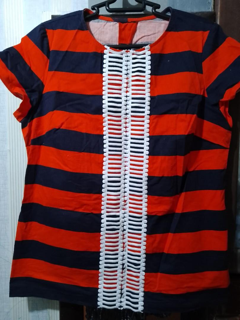 Colorful blouse (Category: Blouses) located in Caloocan City. Submitted by nerisaa (Listing ID 1151421339, Image 1). Description: Colorful blouse.