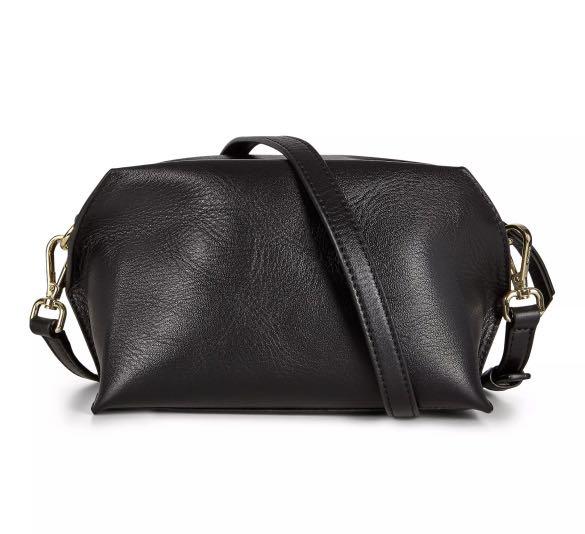 Ecco sculptured handbag store