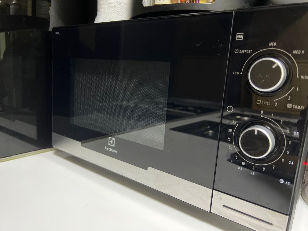 Electrolux microwave + grill, TV & Home Appliances, Kitchen Appliances