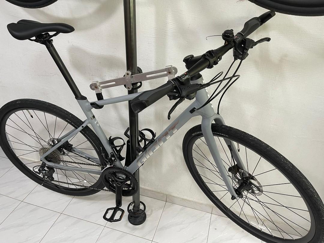 GIANT REVOLT F1 HYBRID BIKE, Sports 