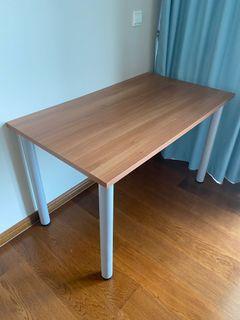 Height Adjustable •Work Table
