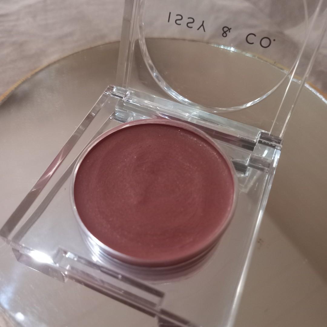 Issy & Co. Créme Blush in Stunner (Category: Makeup) located in Quezon City. Submitted by janideclutters (Listing ID 1151481792, Image 2). Description: Used for a couple of times only RFS: I didn't like the small specs of glitter.