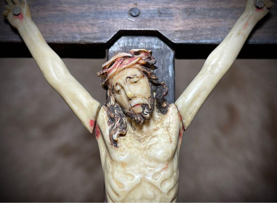 Ivory and silver crucifix (Category: Religious Items) located in Marikina City. Submitted by sam_illano (Listing ID 1151521085, Image 3). Description: Crucifixion Jesus Christ measures 3 1/3” lenght 6 1/4” height 3/4” depth Total measurements including wood base 6 1/4” lenght 14” height 4 1/2” depth Price is P65,000 + SF Also available vintage rosary (sterling silver material) Price is P4,850 + SF Marikina area, thank you! .