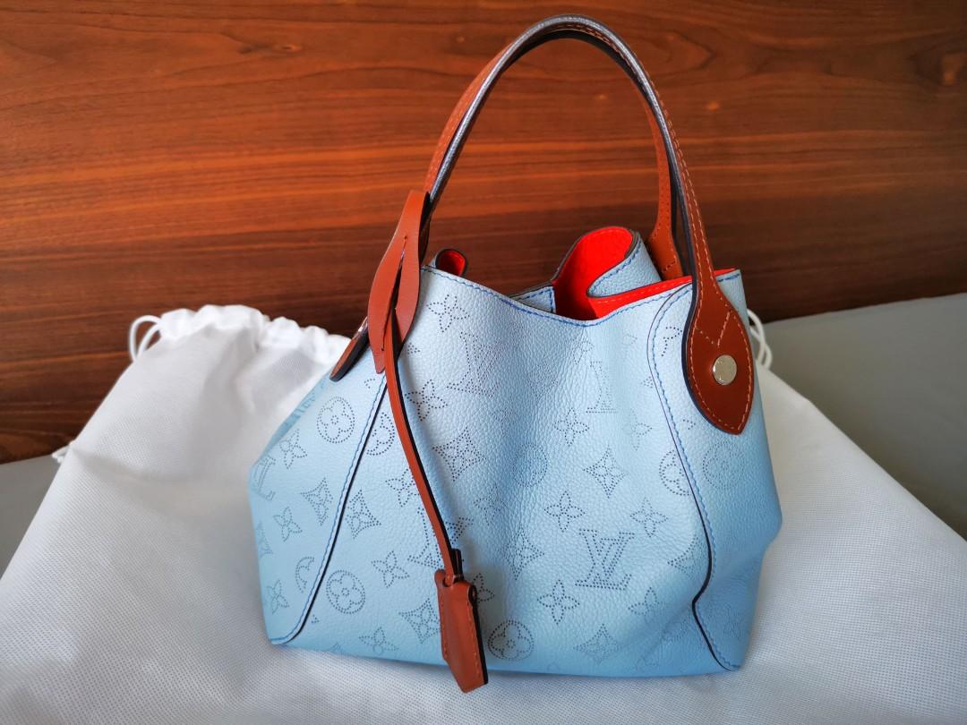 Pre-owned Louis Vuitton Blue Mahina Leather Hina Pm Bag