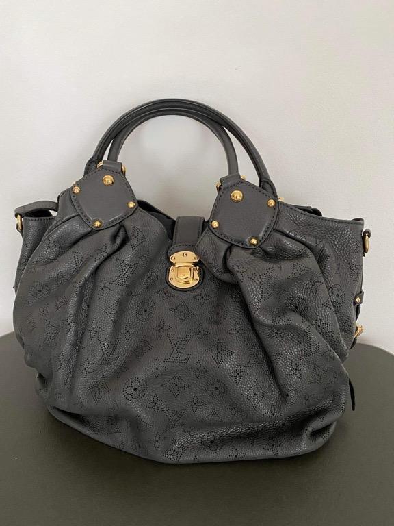 Louis Vuitton Gold Mahina XL Hobo Golden Leather Pony-style