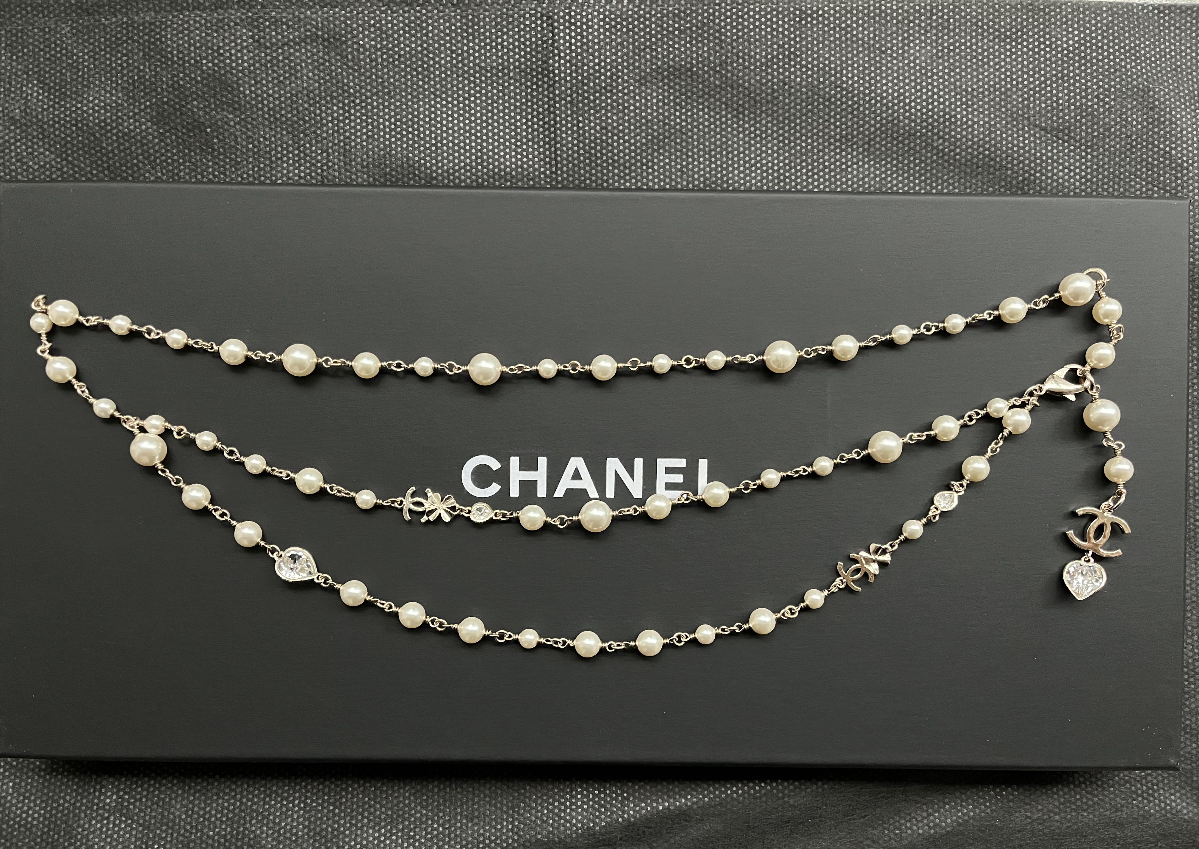 Chanel store pearl belt