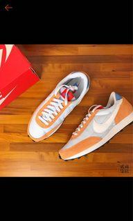 NIKE Daybreak 橘藍色絨布