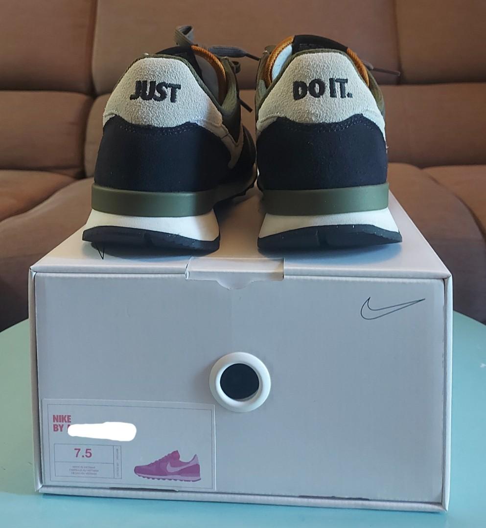 Custom nike sale internationalist