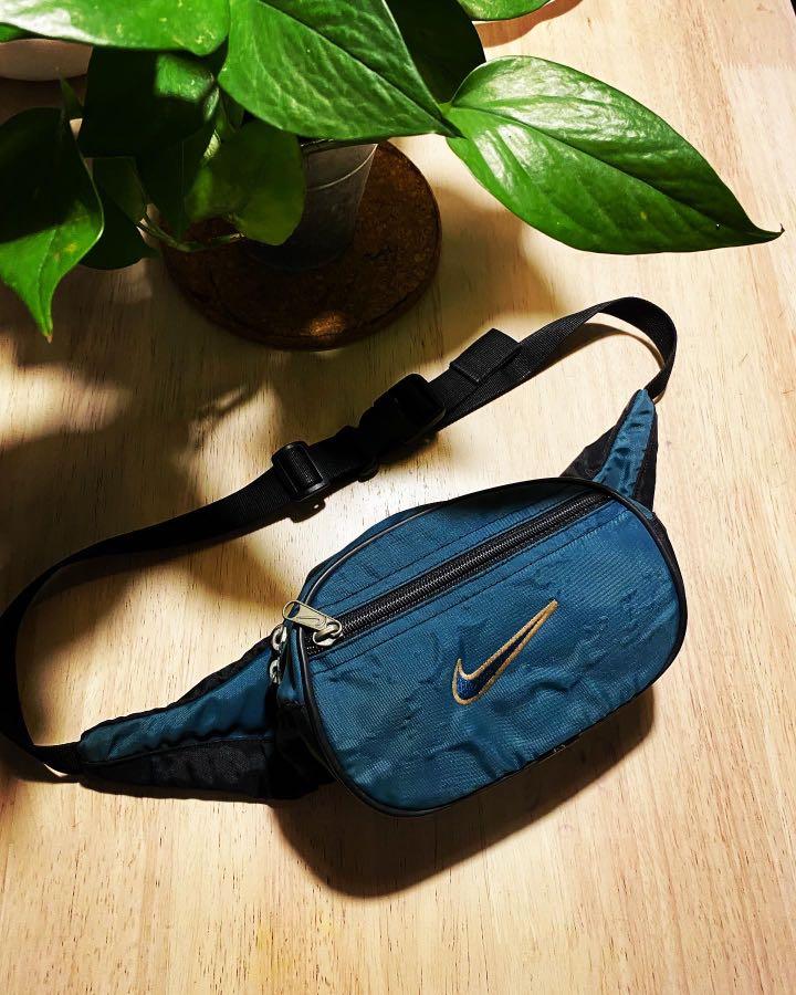 Nike fanny pack vintage top