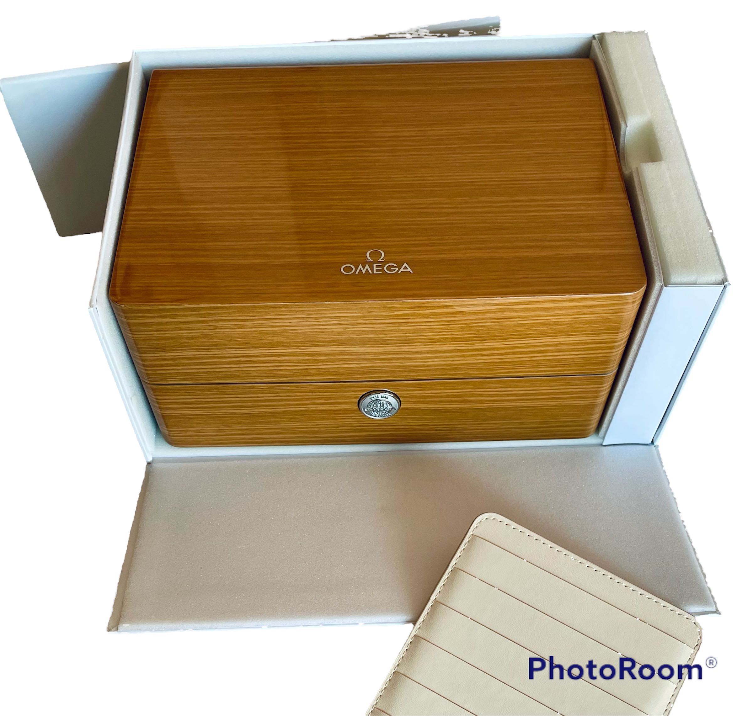 Omega wooden watch box shop