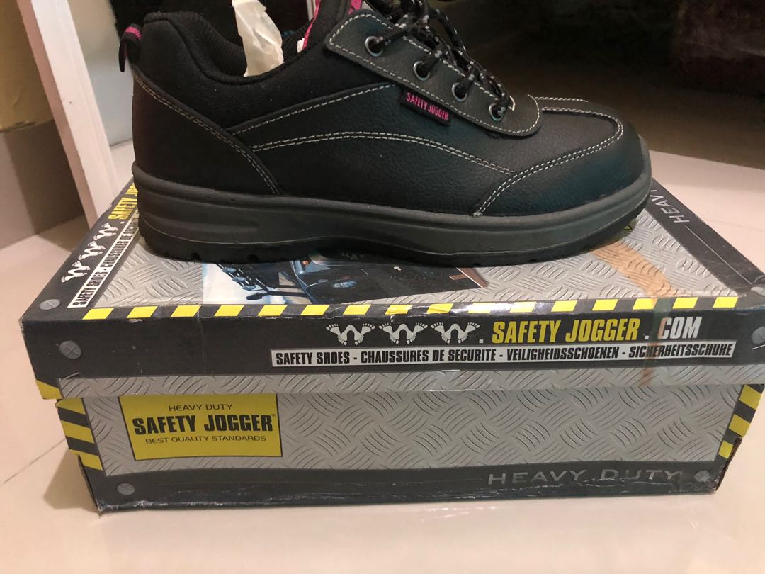 Safety Shoes Jogger, Olah Raga, Baju Olahraga di Carousell