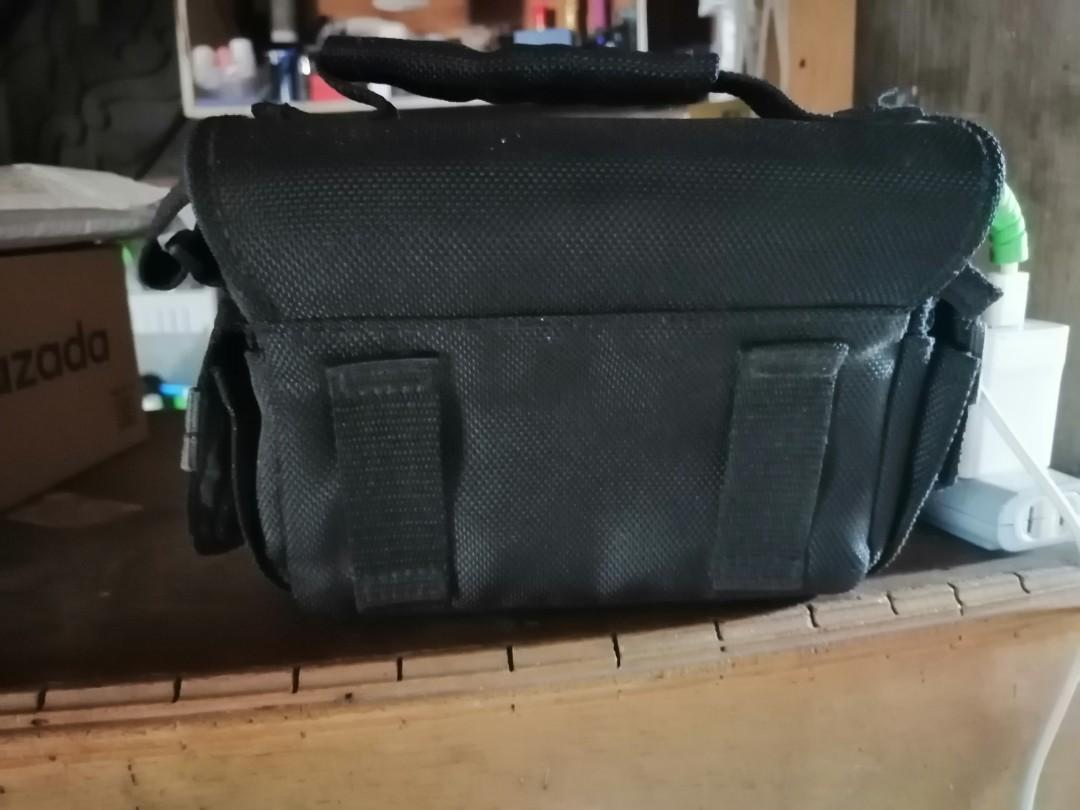 Sony Camera bag (Category: Camera Bags & Carriers) located in General Santos City (Dadiangas). Submitted by gamitofdvine (Listing ID 1151401679, Image 3). Description: available. okay for swapping/barter.