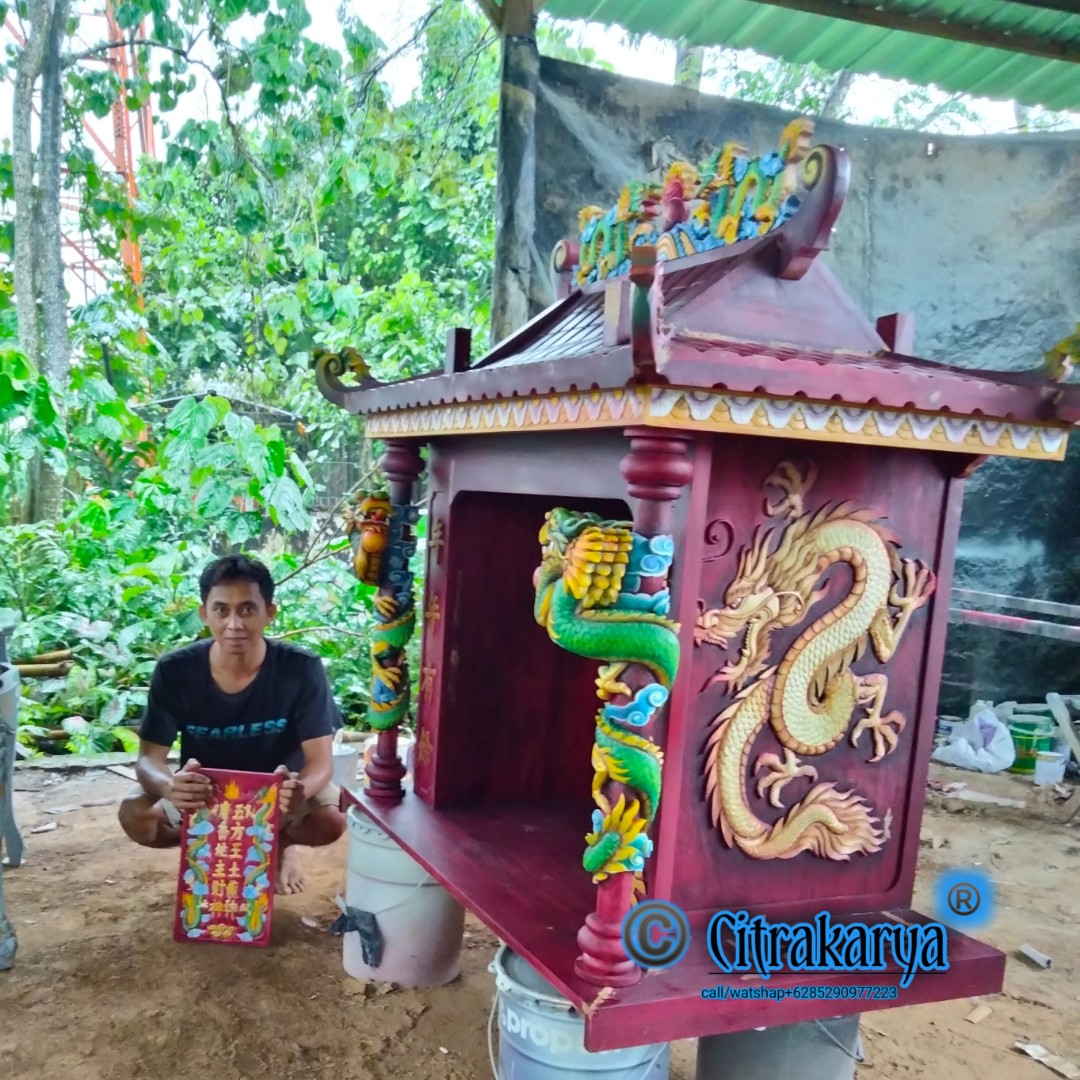 Tempat sembahyang china meja altar jati ukir relief, Perabotan Rumah di