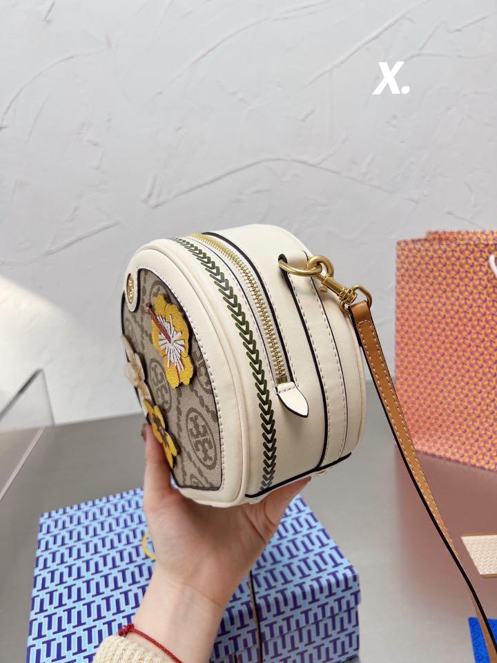 Tory Burch Round Crossbody Bag, Women's Fashion, Bags & Wallets, Cross