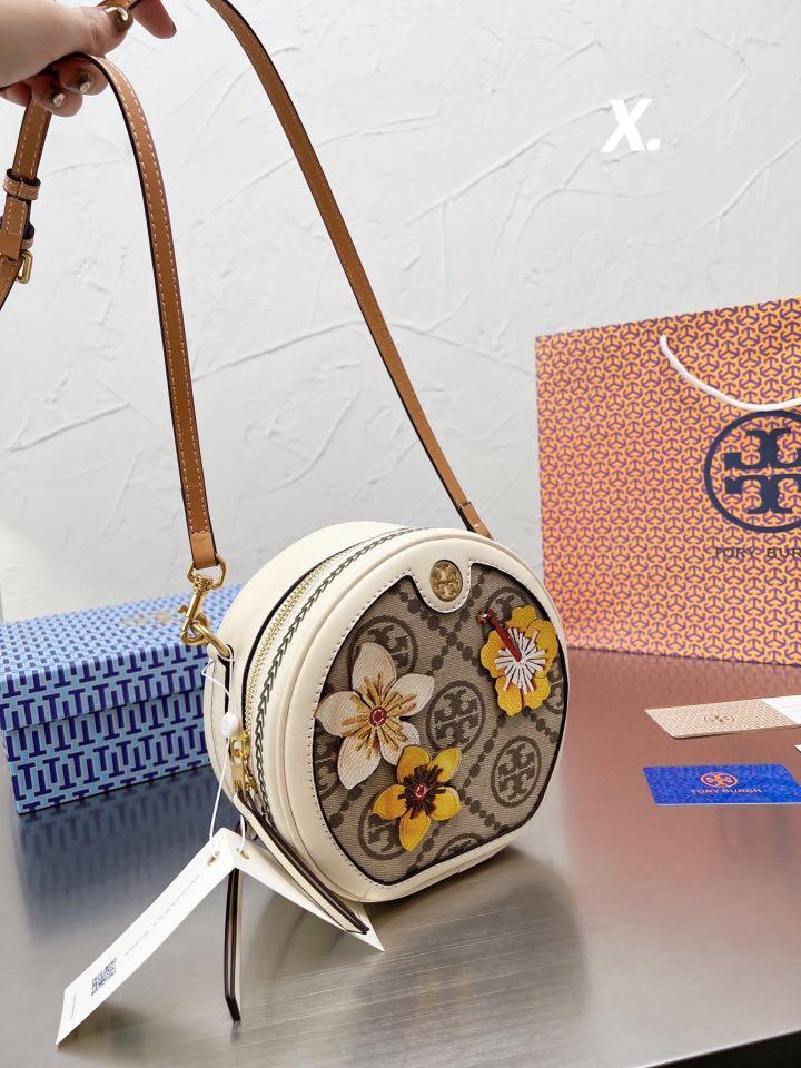 Tory Burch Round Crossbody Bag, Women's Fashion, Bags & Wallets, Cross