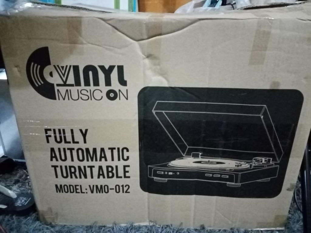 VINYL MUSIC ON FULLY AUTOMATIC TURNTABLE MODELVMO012, Audio, Portable