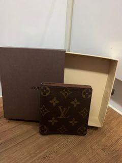 Louis Vuitton Card Holder Reverse Monogram, Luxury, Bags & Wallets on  Carousell