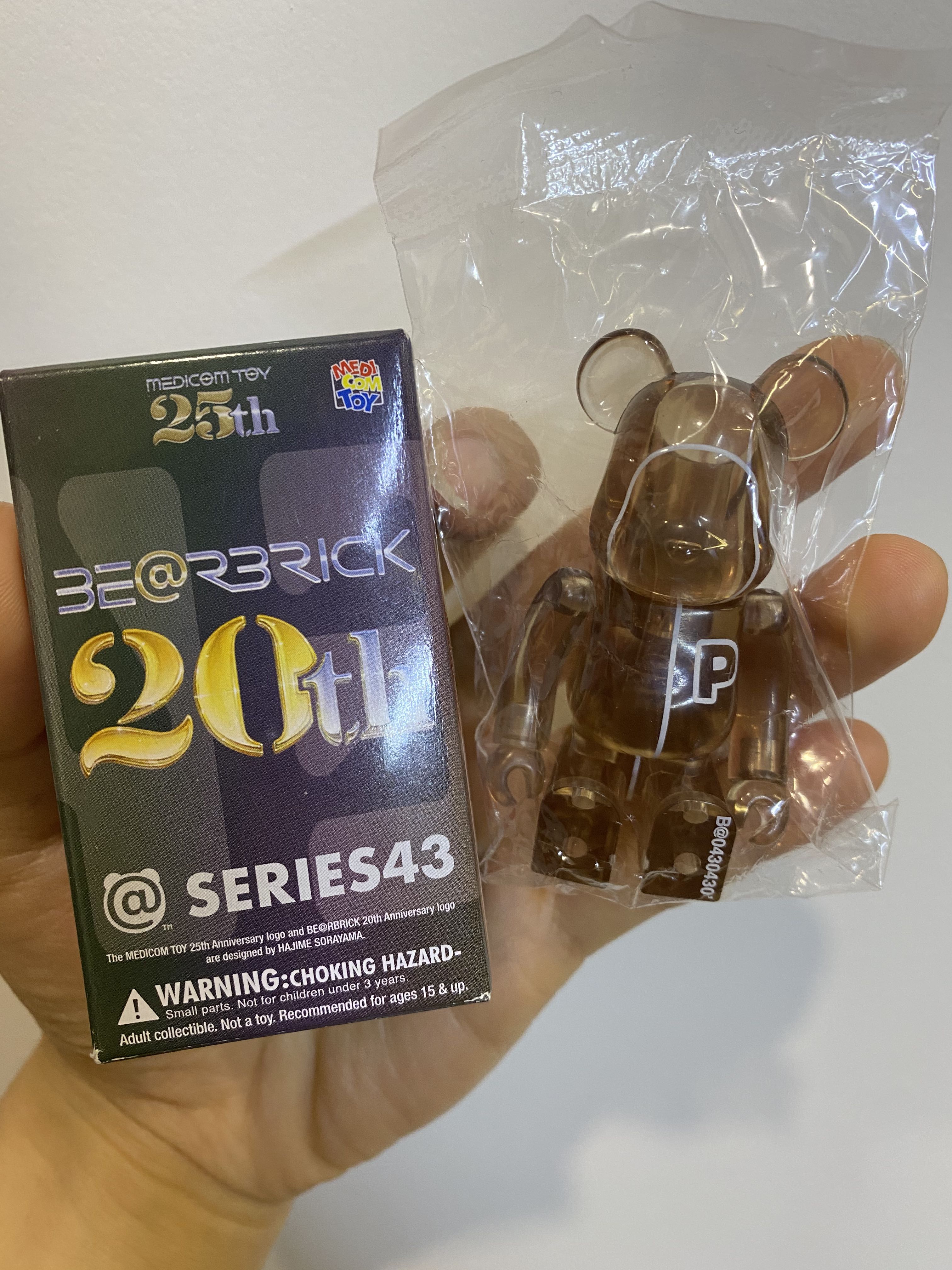 限量隱藏版Bearbrick Series 43 100%透明款, 興趣及遊戲, 玩具& 遊戲類