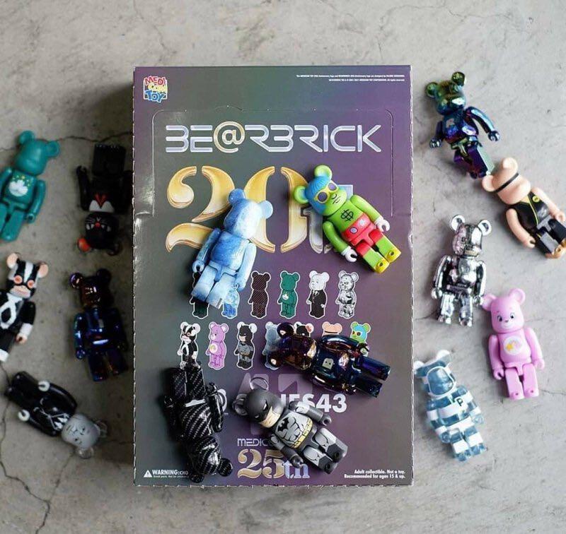 限量隱藏版Bearbrick Series 43 100%透明款, 興趣及遊戲, 玩具& 遊戲類