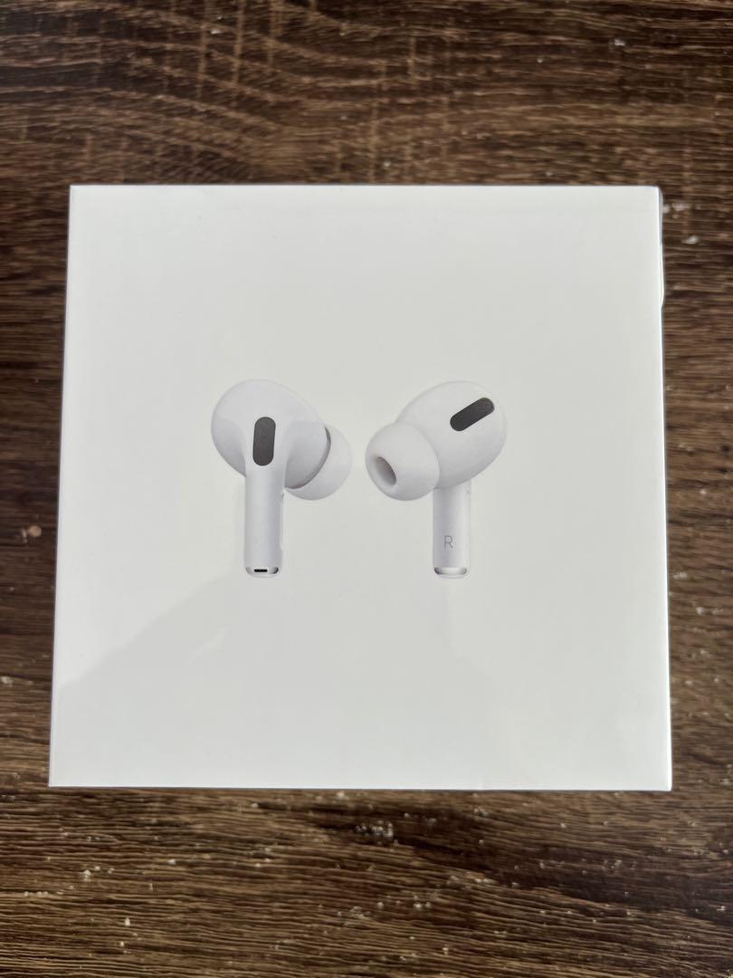 AirPods Pro with MagSafe Charging Case 