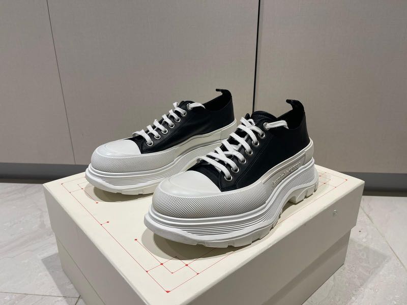 Alexander mcqueen low 2025 cut sneakers