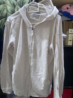(Category: ) located in . Submitted by preloved_items46 (Listing ID 1151787249, Image 1). Description: .