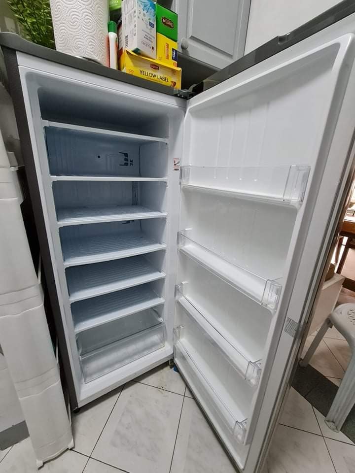 Broken Freezer, TV & Home Appliances, Kitchen Appliances, Refrigerators