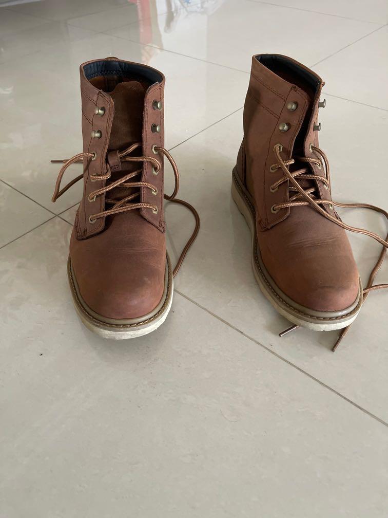 CAT Chukka Boots Men s Fashion Footwear Boots on Carousell