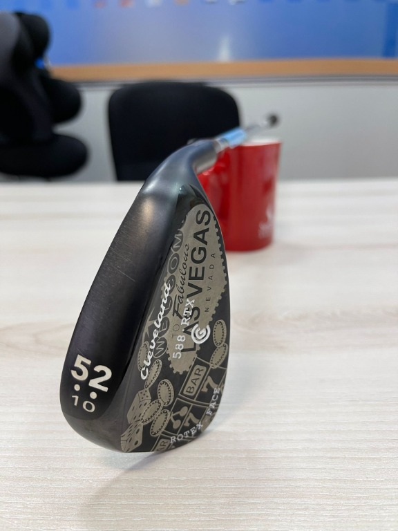 Cleveland 52 degree (10 bounce) Wedge (Special Edition), Sports
