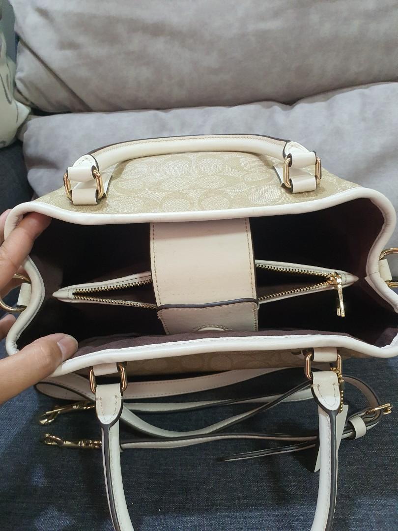 AUTHENTIC Coach Margot CarryAll (Category: Luxury Bags & Wallets) located in Quezon City. Submitted by iammjdlb (Listing ID 1151640612, Image 3). Description: Like New No Issue Coated Canvass USA bought.