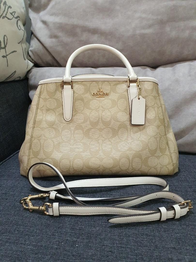 AUTHENTIC Coach Margot CarryAll (Category: Luxury Bags & Wallets) located in Quezon City. Submitted by iammjdlb (Listing ID 1151640612, Image 2). Description: Like New No Issue Coated Canvass USA bought.