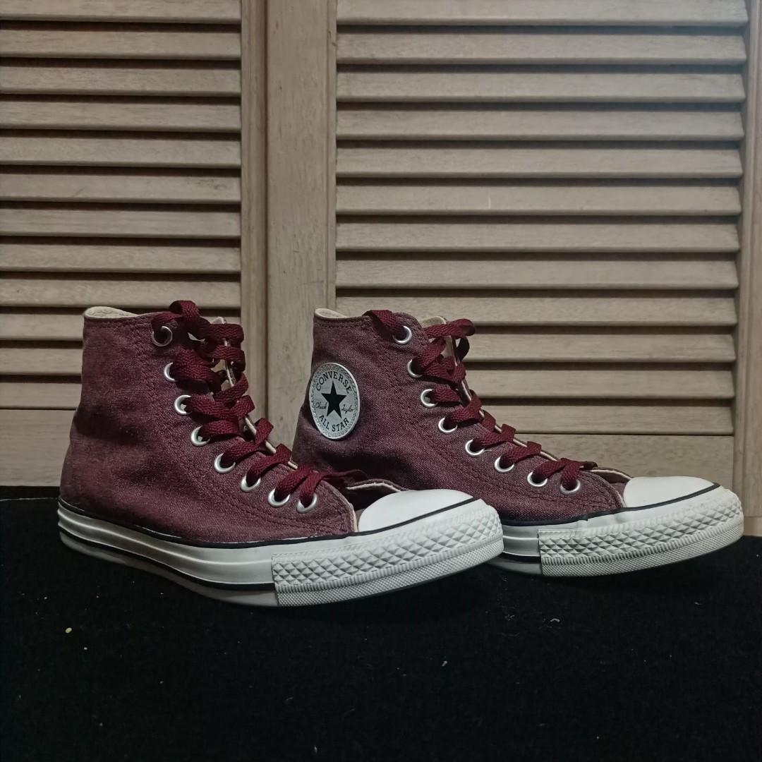 Maroon chuck taylors high tops shop