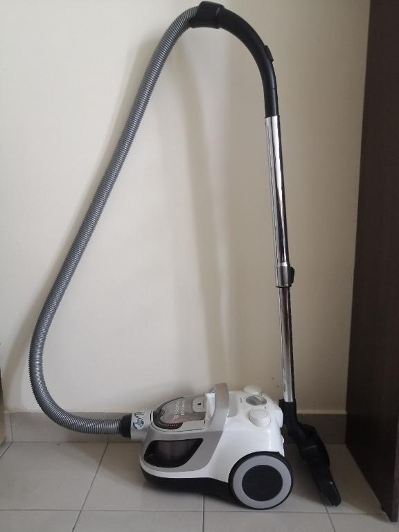 Electrolux ErgoEasy ZTF 7610 Bagless Vaccum Cleaner, TV & Home