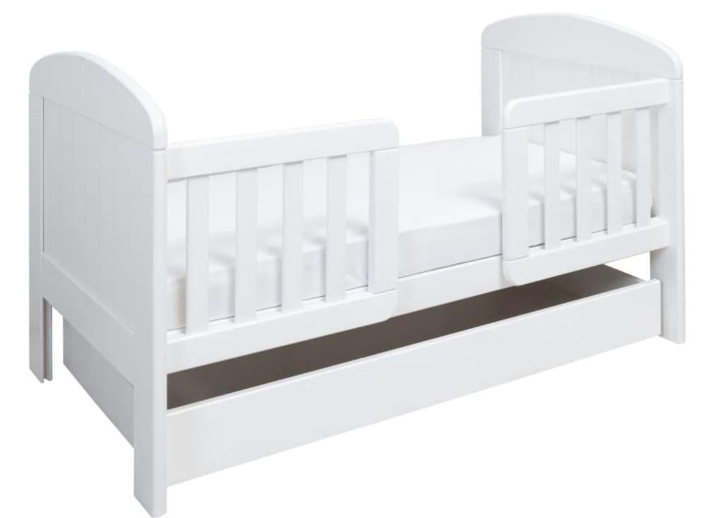 Fantastic Cot & toddler bed, high quality, Babies & Kids, Baby Nursery & Kids Furniture, Cots