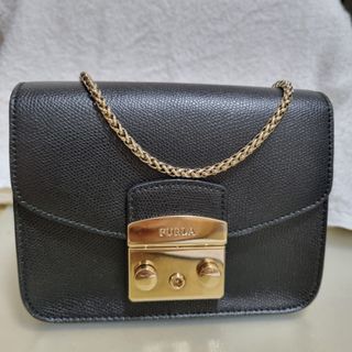 (Category: ) located in . Submitted by lovemybagg (Listing ID 1151698833, Image 1). Description: .