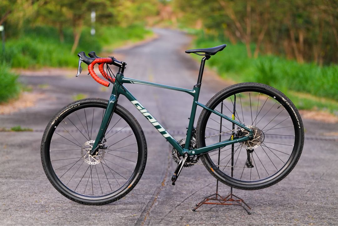 Giant best sale revolt green