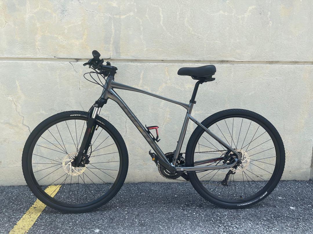 Giant roam 2 disc hybrid bike discount