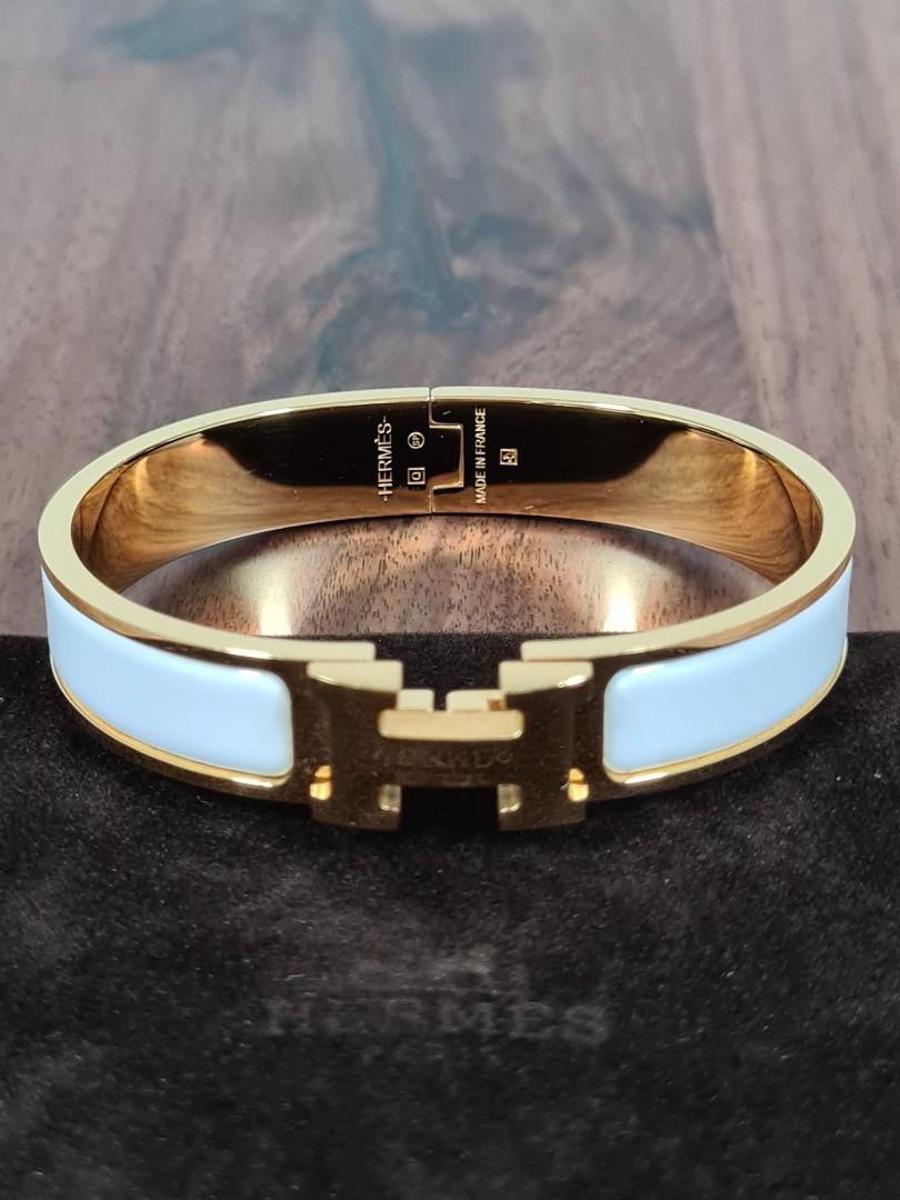 Hermes Clic H Bracelet in Blanc with Gold Hardware (GM), Luxury,  Accessories on Carousell