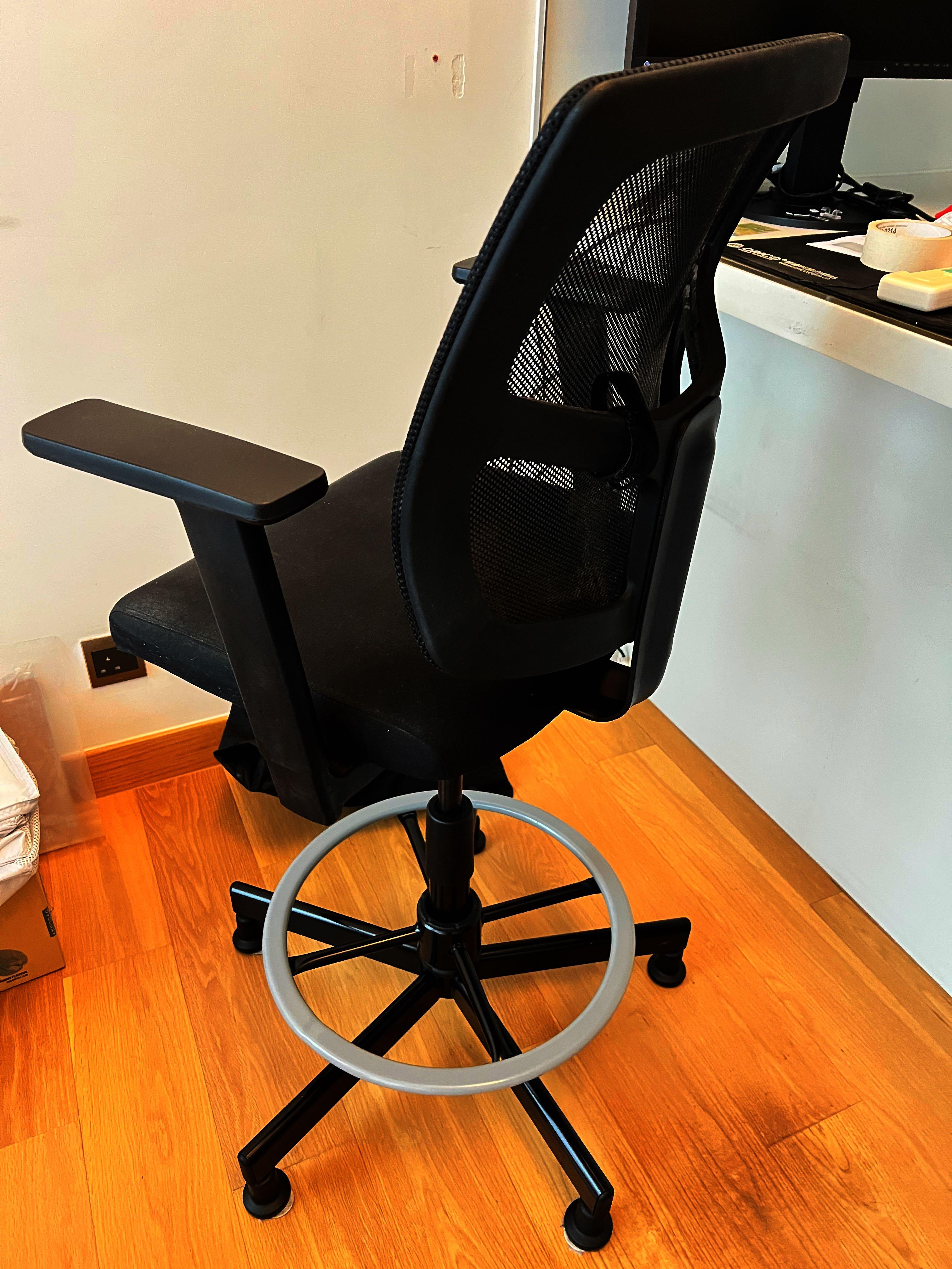 Garka swivel 2025 chair