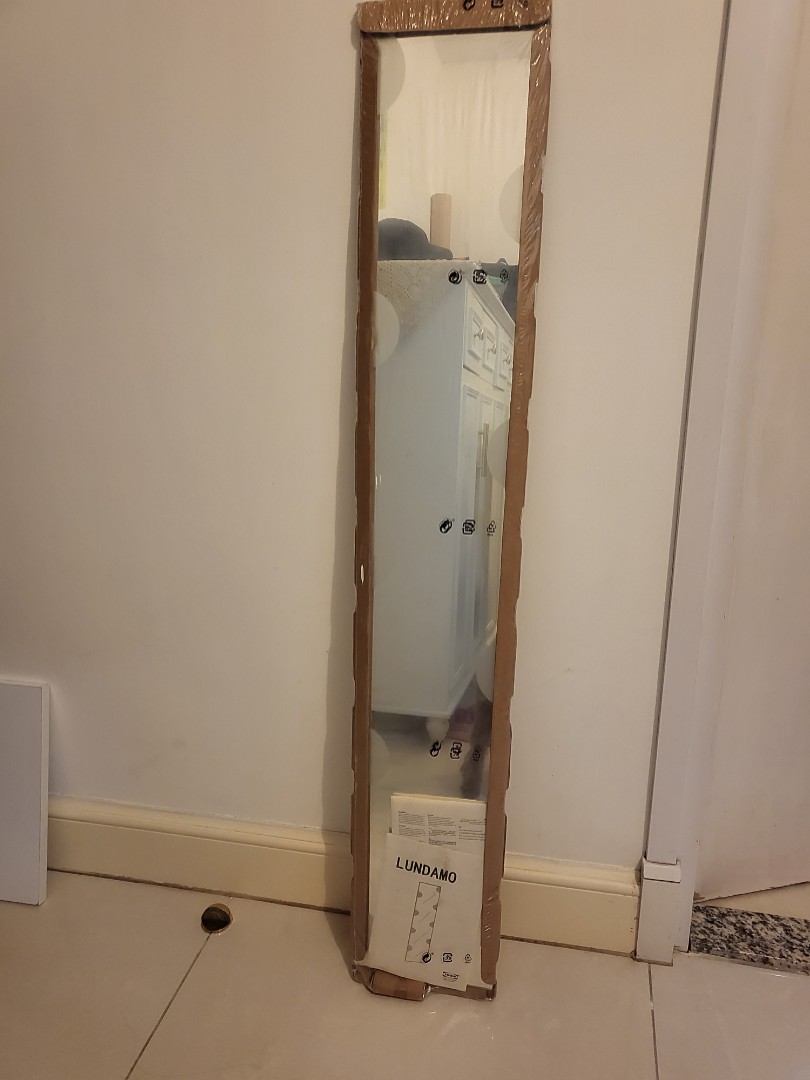 IKEA mirror LUNDAMO, 傢俬＆家居, 傢俬, 其他家居傢俬 Carousell